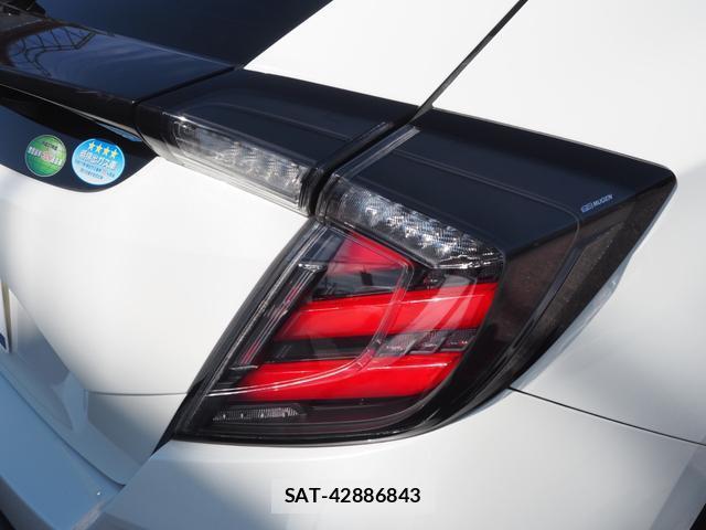 Honda CIVIC 2018-12 8877495-14