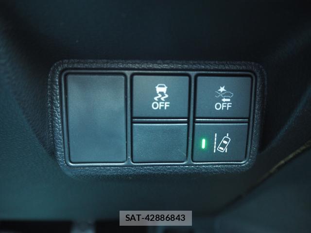 Honda CIVIC 2018-12 8877495-17