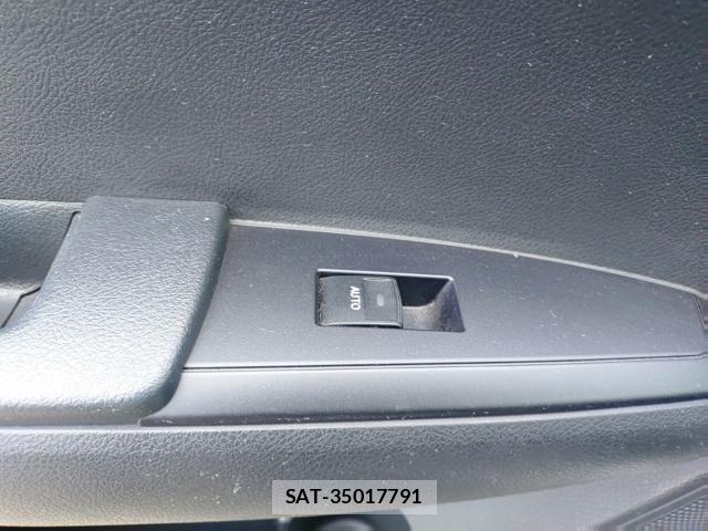 Toyota COROLLA AXIO 2018-09 8876118-12