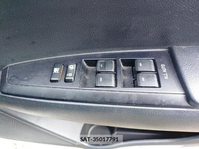 Toyota COROLLA AXIO 2018-09 8876118-13