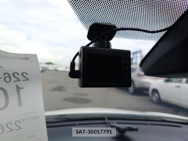 Toyota COROLLA AXIO 2018-09 8876118-16