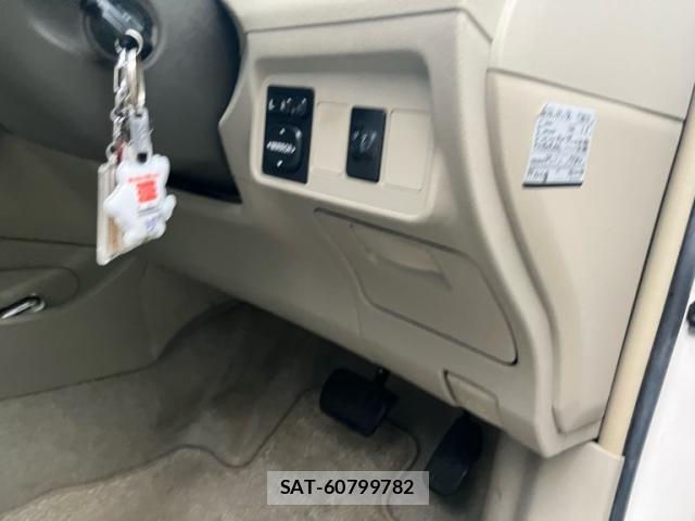 Toyota COROLLA AXIO 2007-02 8877952-9