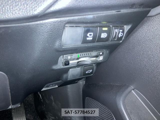 Toyota COROLLA CROSS 2023-10 8877457-17