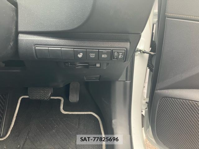 Toyota COROLLA TOURING 2025-03 8877961-11