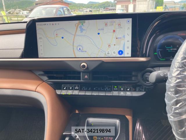 Toyota CROWN ESTATE 2025-11 8876634-5