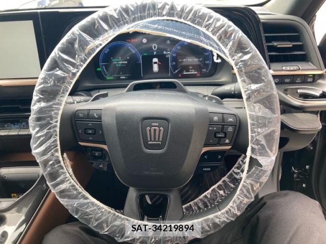 Toyota CROWN ESTATE 2025-11 8876634-8