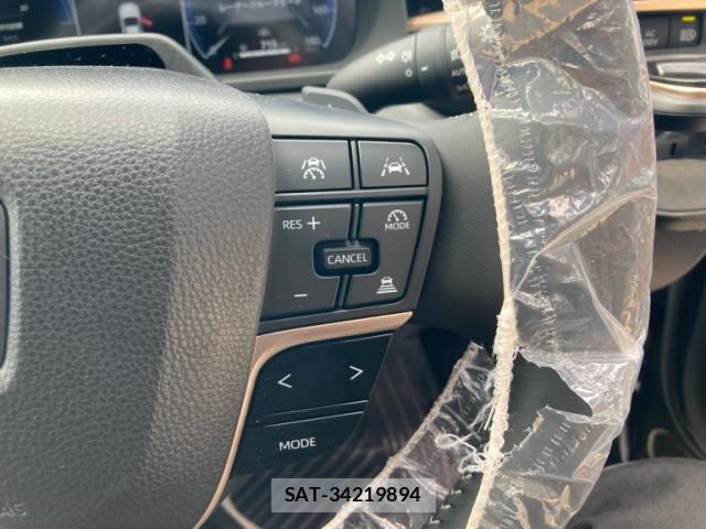 Toyota CROWN ESTATE 2025-11 8876634-9