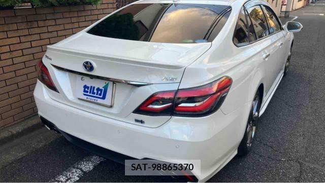 Toyota CROWN HYBRID 2018-10 8877101-12
