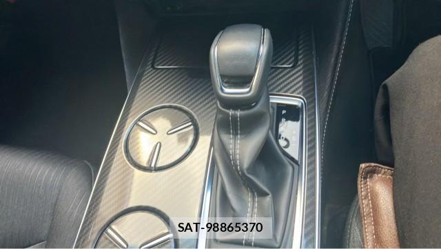 Toyota CROWN HYBRID 2018-10 8877101-14