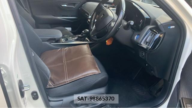 Toyota CROWN HYBRID 2018-10 8877101-5