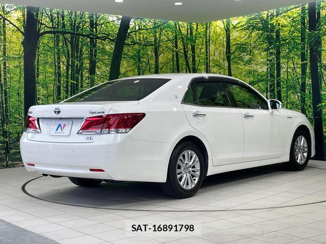 Toyota CROWN HYBRID 2013-03 8877327-16
