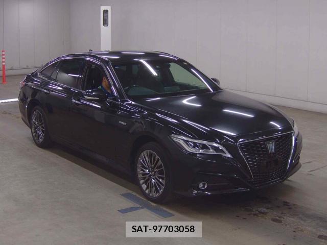 Toyota CROWN HYBRID 2019-08 8877366-0