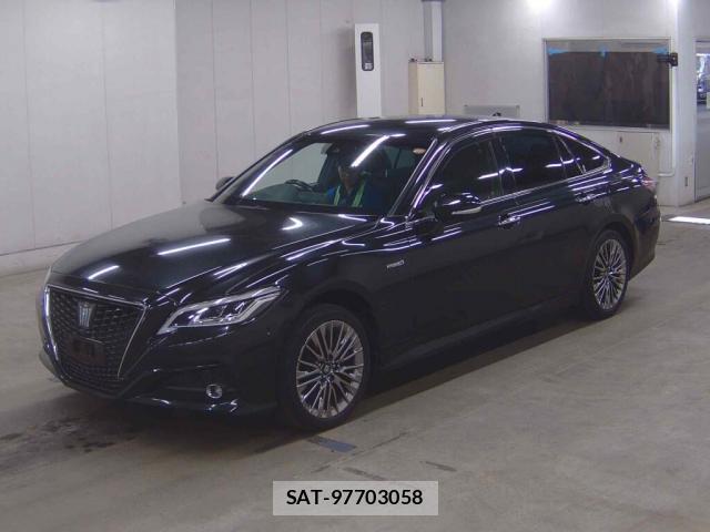 Toyota CROWN HYBRID 2019-08 8877366-3