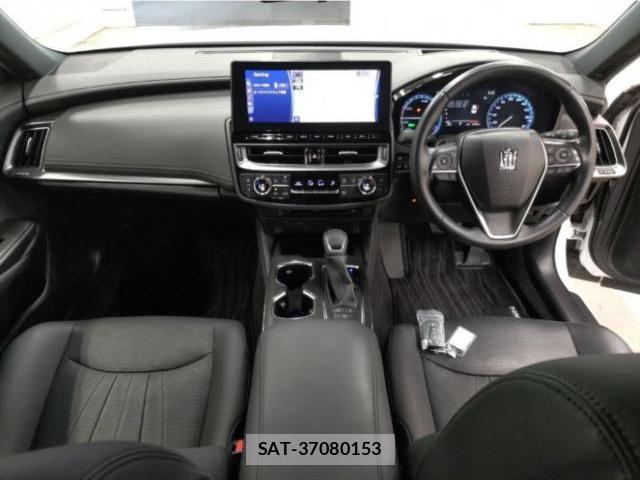 Toyota CROWN HYBRID 2021-02 8877836-2