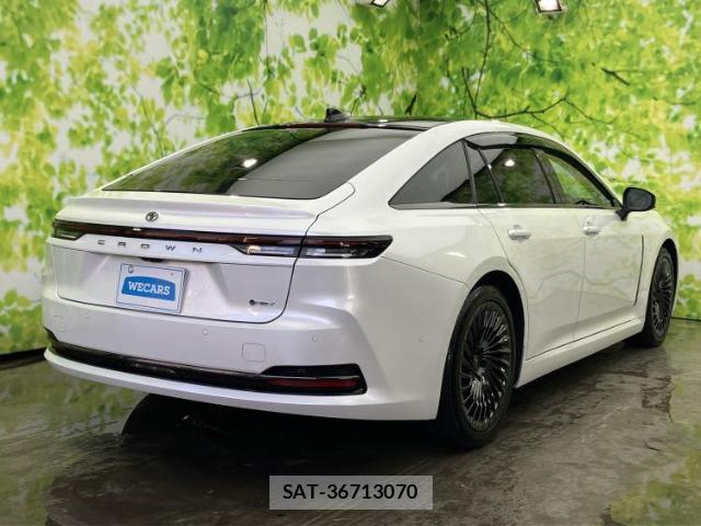 Toyota CROWN HYBRID 2025-01 8878190-2