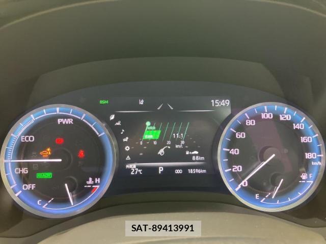 Toyota CROWN HYBRID 2021-08 8878358-13