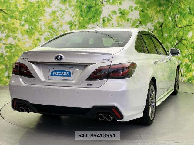 Toyota CROWN HYBRID 2021-08 8878358-2