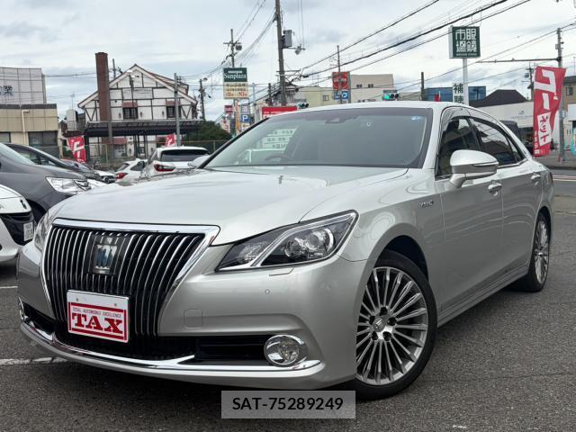 Toyota CROWN MAJESTA 2016-09 8877046-0