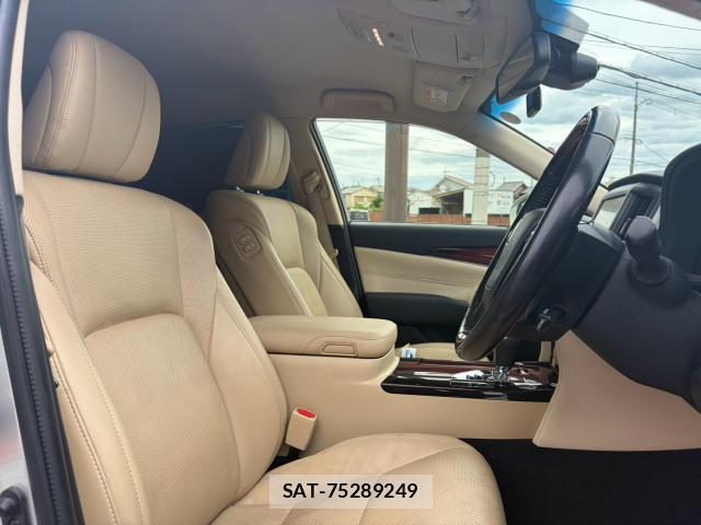 Toyota CROWN MAJESTA 2016-09 8877046-14