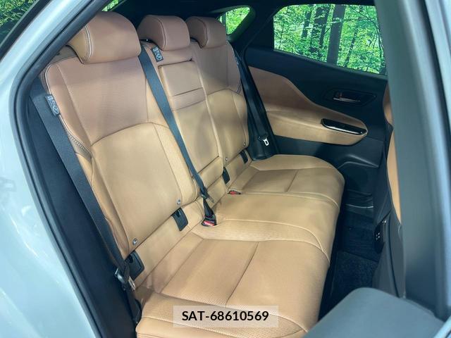 Toyota CROWN 2024-08 8875946-9