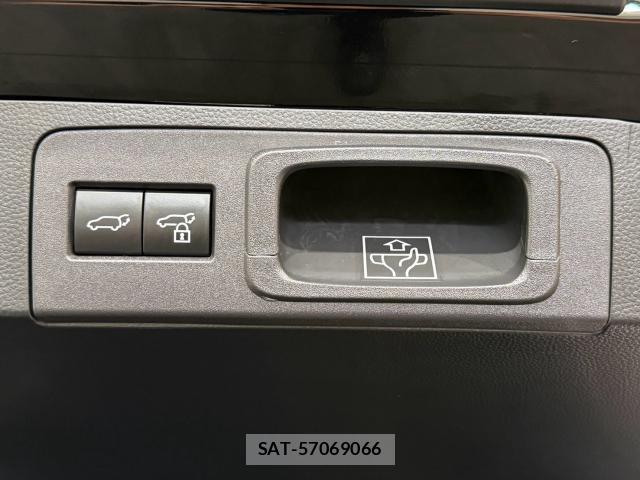 Toyota CROWN 2025-04 8876751-12