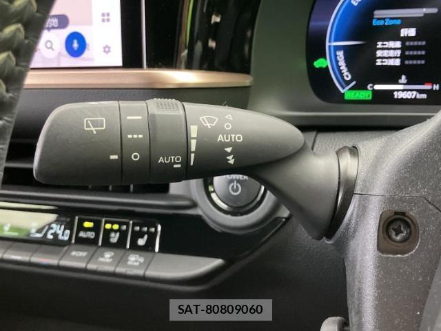 Toyota CROWN 2024-05 8877015-17