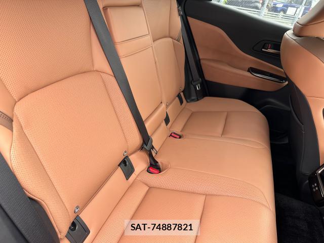 Toyota CROWN 2024-11 8877631-6