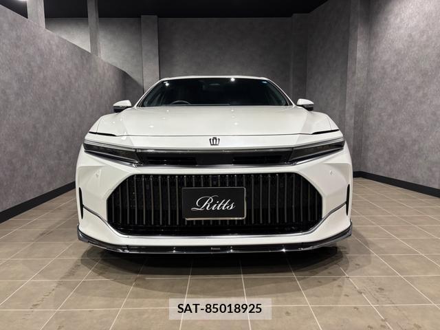 Toyota CROWN 2025-01 8877498-1