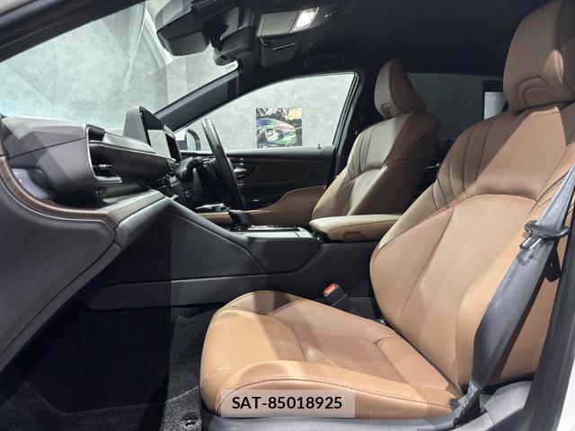 Toyota CROWN 2025-01 8877498-13