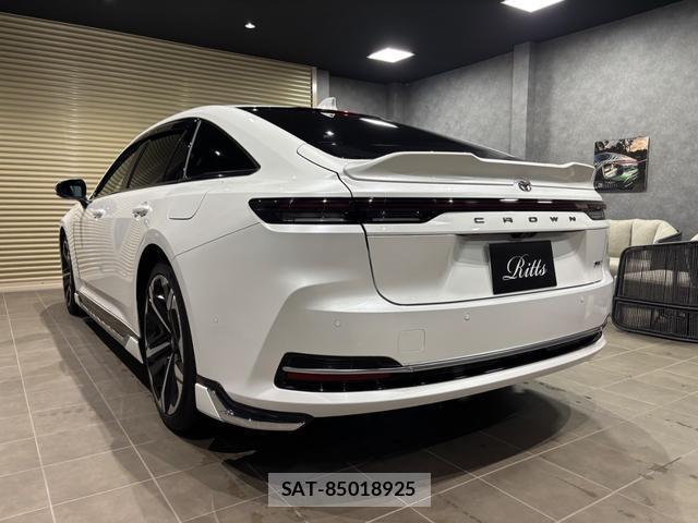 Toyota CROWN 2025-01 8877498-3