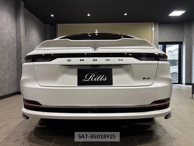 Toyota CROWN 2025-01 8877498-4