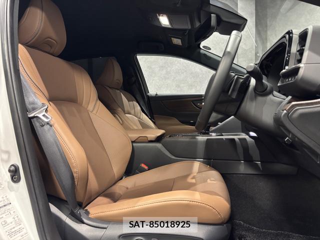 Toyota CROWN 2025-01 8877498-7