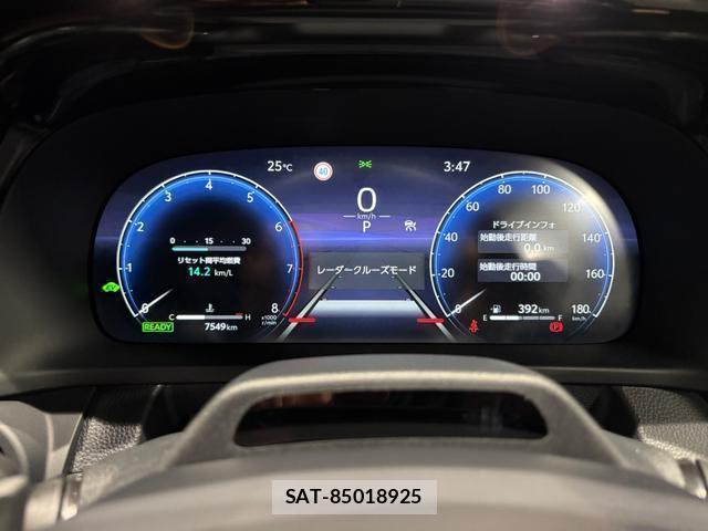 Toyota CROWN 2025-01 8877498-9