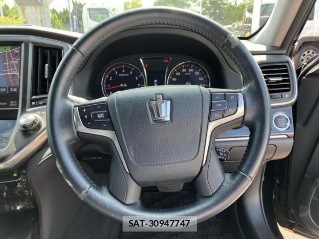 Toyota CROWN 2013-01 8878164-13