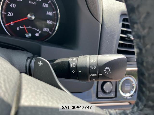 Toyota CROWN 2013-01 8878164-14