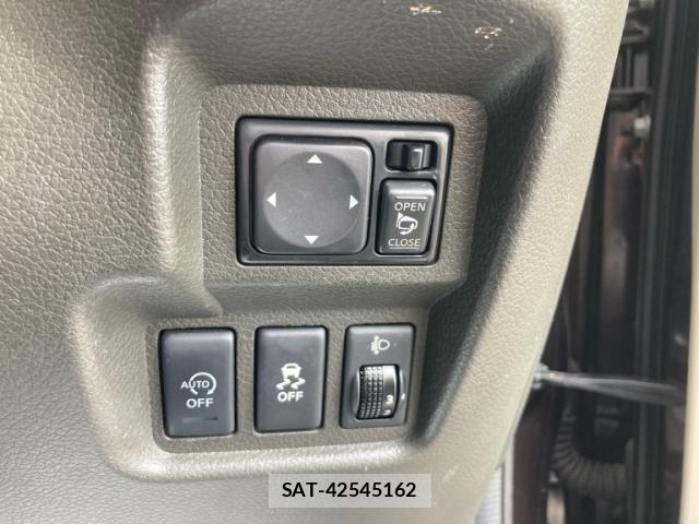 Nissan CUBE 2015-06 8876424-15