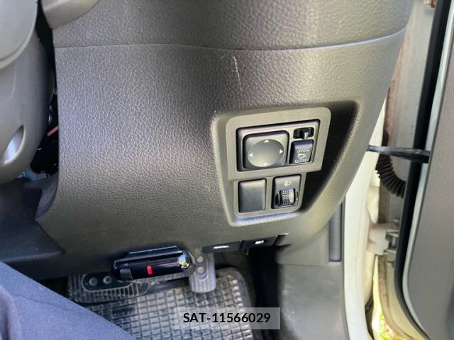 Nissan CUBE 2010-02 8876451-10