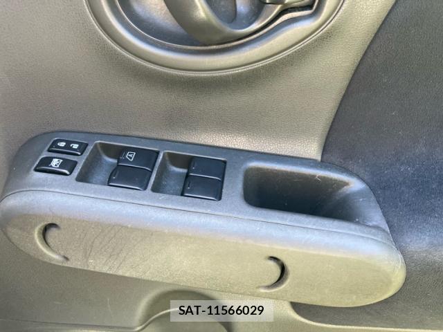 Nissan CUBE 2010-02 8876451-14