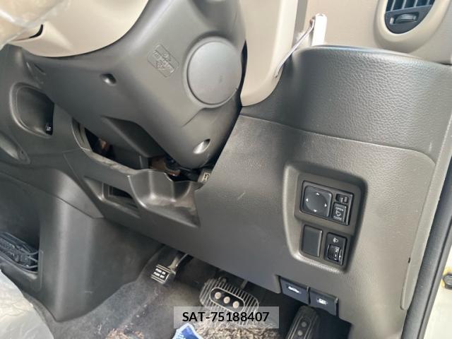 Nissan CUBE 2010-01 8876547-15