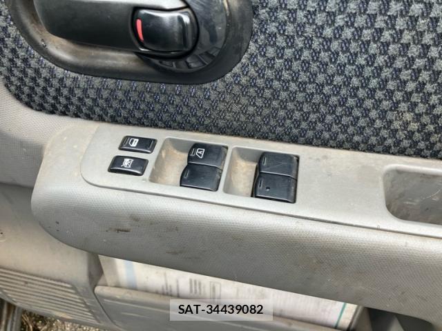 Nissan CUBE 2008-04 8877879-3