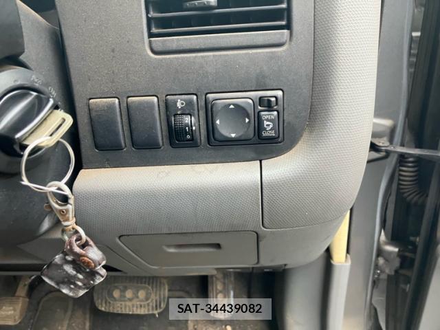 Nissan CUBE 2008-04 8877879-4