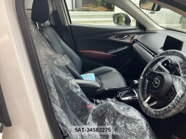 Mazda CX-3 2017-08 8876240-11