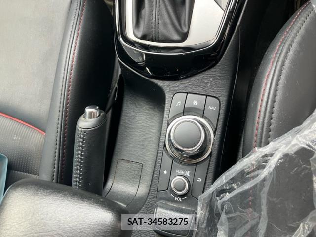 Mazda CX-3 2017-08 8876240-8