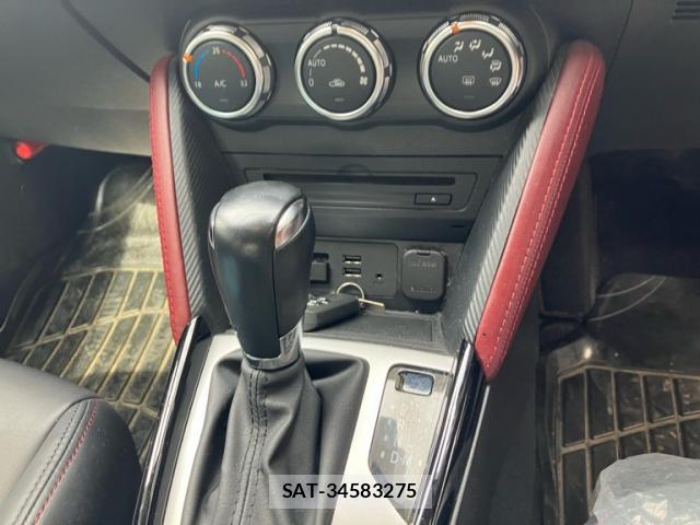 Mazda CX-3 2017-08 8876240-9