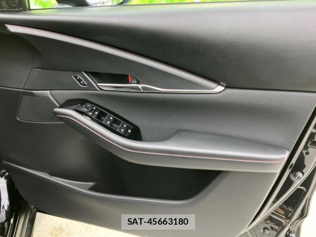 Mazda CX-30 2023-02 8875919-3