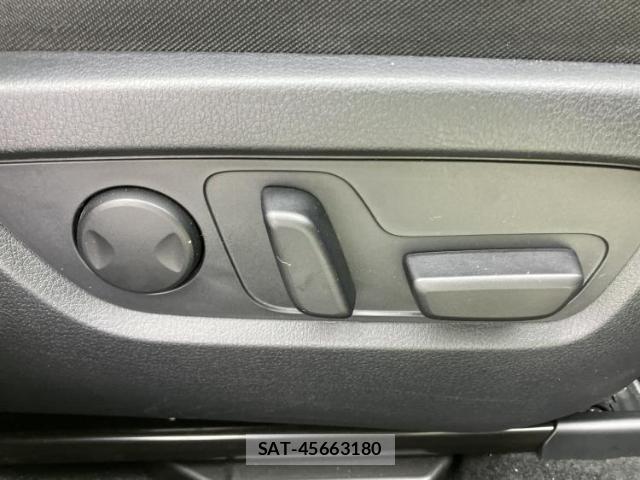 Mazda CX-30 2023-02 8875919-5