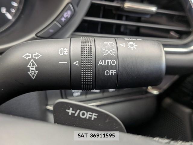 Mazda CX-30 2023-10 8876180-11