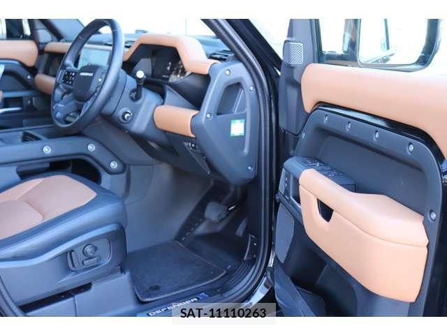 Land Rover DEFENDER 2024-02 8875971-12