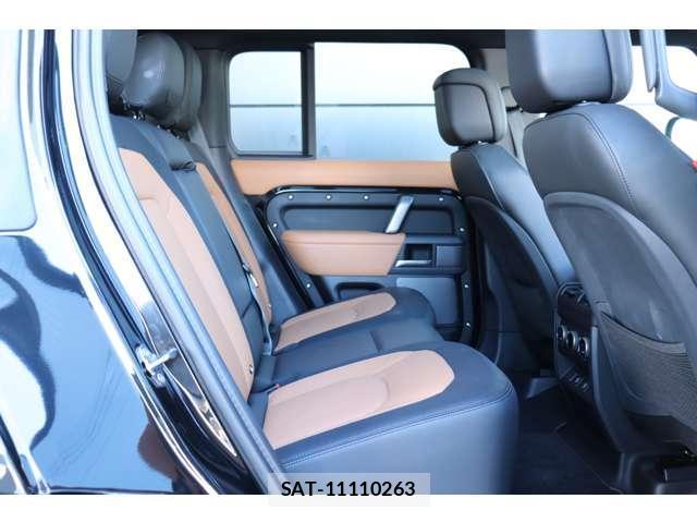 Land Rover DEFENDER 2024-02 8875971-16