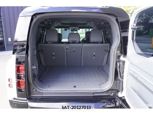 Land Rover DEFENDER 2023-06 8877006-6